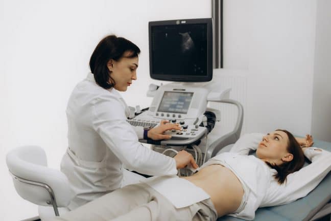 7 cazuri în care ai nevoie să faci o ecografie abdominală