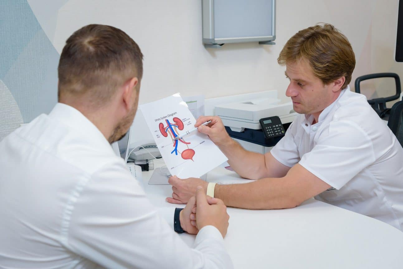 Când este indicat un consult urologic și ce poți face pentru a preveni afecțiunile urinare